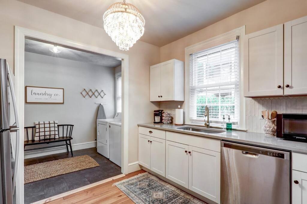 Holiday home Victorian Manor On Main W 6 Beds-10 Mins To Lanc *